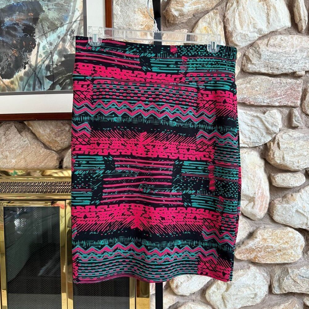 Lularoe Cassie pencil skirt size Xl fitted  graphic printed going out stretch se
